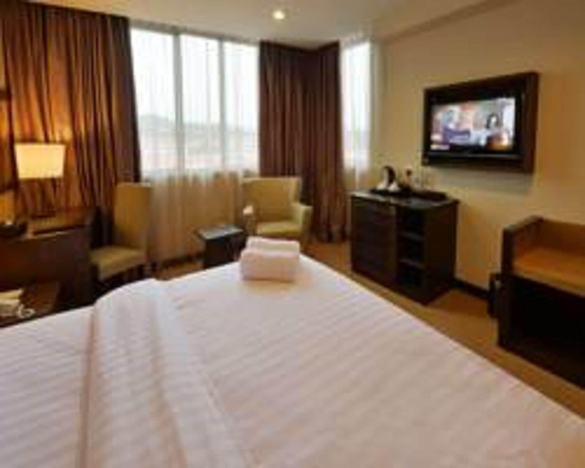 Lintas View Hotel Кота Кинабалу Екстериор снимка