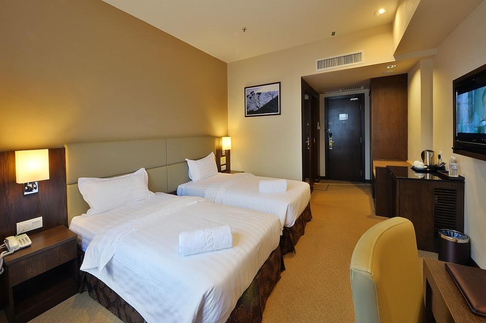 Lintas View Hotel Кота Кинабалу Екстериор снимка