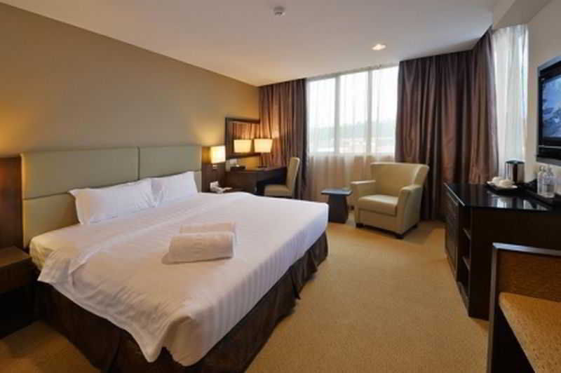Lintas View Hotel Кота Кинабалу Екстериор снимка